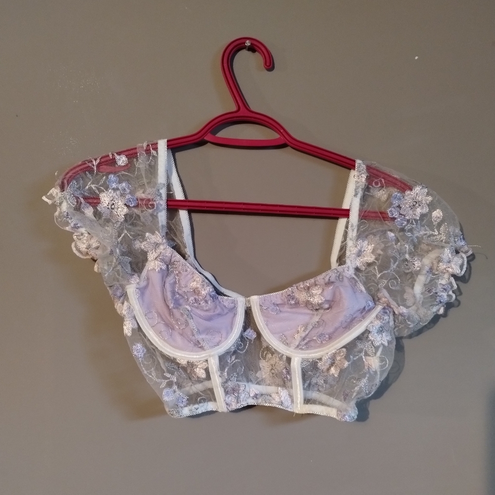 ROMWE Floral Embroidered Mesh Cropped Top